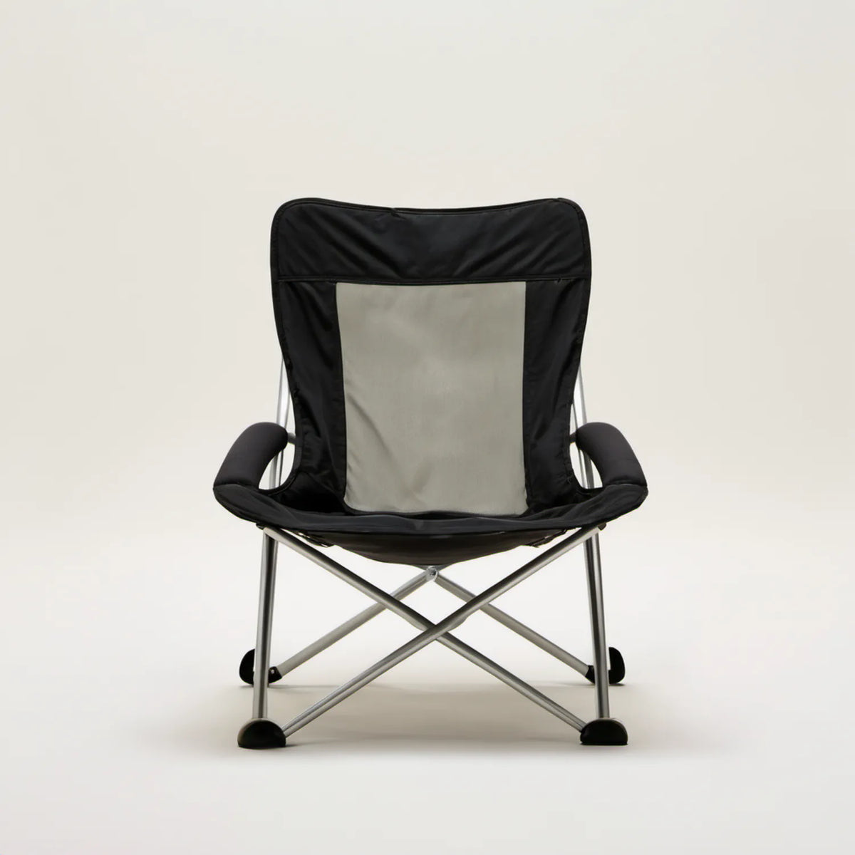 Składane krzesło kempingowe z podłokietnikami, stalowe, czarno-szare, 50 × 50 × 80 cm